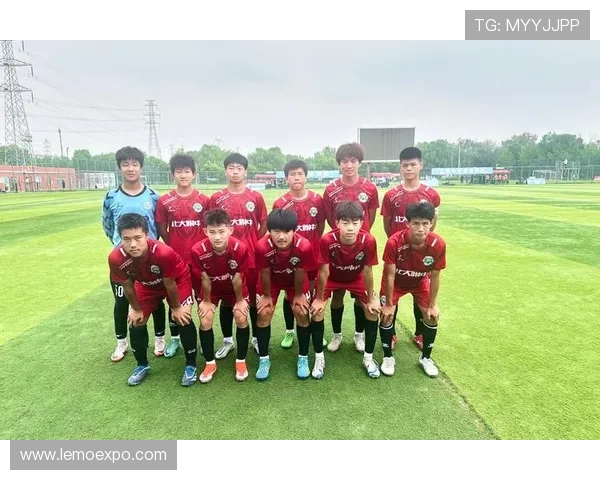 北京足球队比赛经验分析与战术探讨提升球队整体实力的关键因素 北京足球队比赛经验分析与战术探讨提升球队整体实力的关键因素