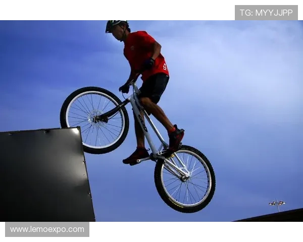 南京极限运动队与成都极限运动队赛后复盘分析及节奏对比探讨 南京极限运动队与成都极限运动队赛后复盘分析及节奏对比探讨