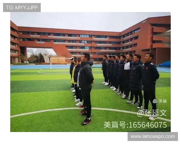 西安足球队选拔赛点评:团队协作展现出色配合与默契精神 西安足球队选拔赛点评:团队协作展现出色配合与默契精神