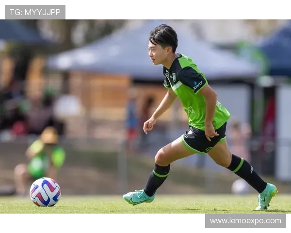 堪培拉女足与墨尔本胜利的较量引发争议赛事腰斩事件分析