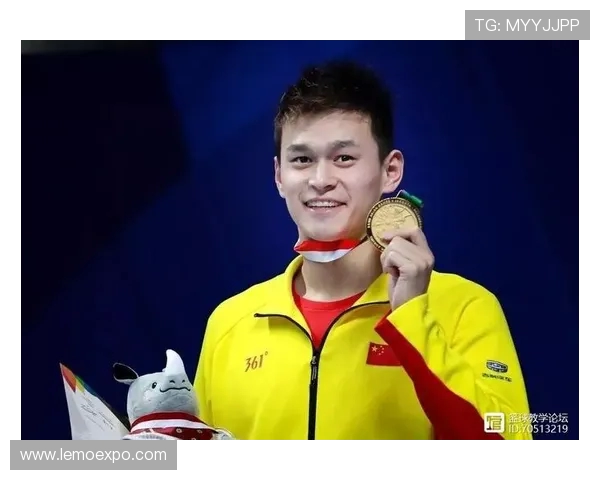 方硕的成长之路:从青涩新星到篮球场上的领军人物 方硕的成长之路:从青涩新星到篮球场上的领军人物