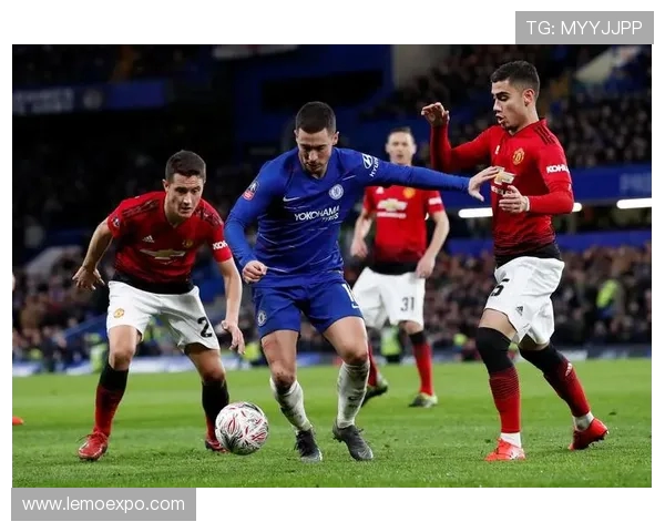 曼联与切尔西激战正酣谁能在英超巅峰对决中笑到最后