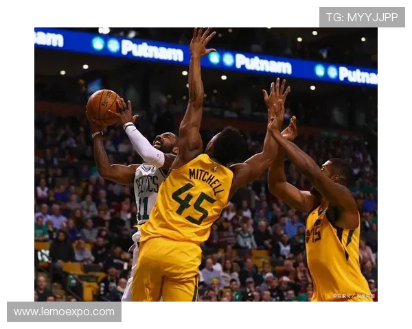 湖人快船四场对决精彩回顾与分析揭示两队争夺战的关键因素与未来展望 湖人快船四场对决精彩回顾与分析揭示两队争夺战的关键因素与未来展望