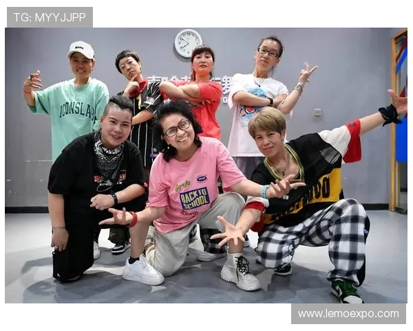 重庆街舞队在滑板精英赛中的精彩表现与状态分析