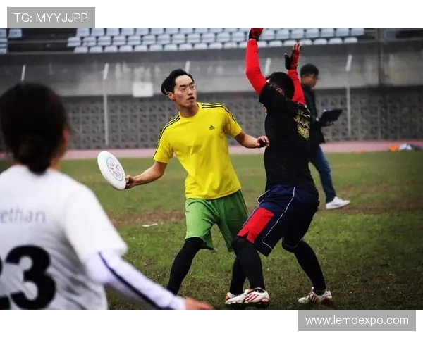 飞盘热潮席卷重庆揭秘飞盘队的训练与比赛状态