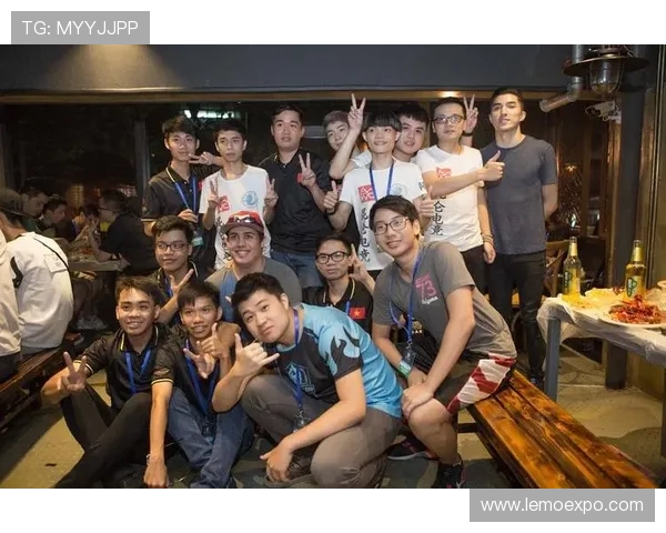 V5战队在冠军杯积分榜上以71分稳居第一位置展现强大实力