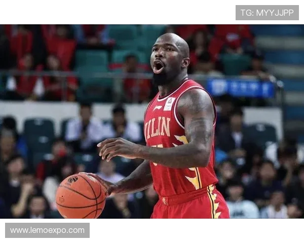 上海篮球队战术变革引发热议球迷热议新策略与未来发展方向 上海篮球队战术变革引发热议球迷热议新策略与未来发展方向